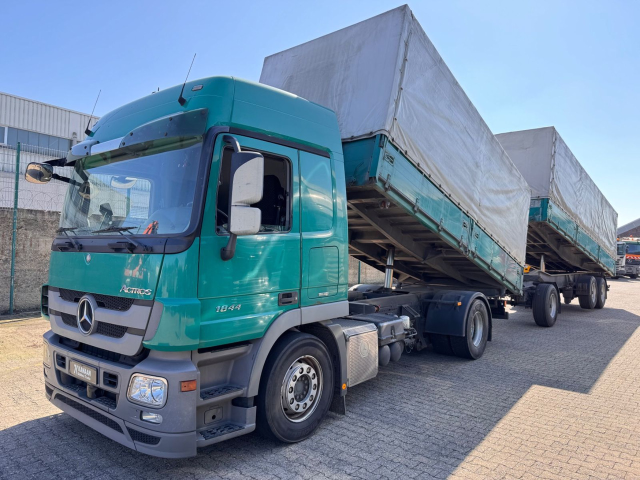 Mercedes-Benz 1844 Actros MP3 3-SeitenKipper Getreide Pritsche - Sklápěč: obrázek 4 Mercedes-Benz 1844 Actros MP3 3-SeitenKipper Getreide Pritsche - Sklápěč: obrázek 4