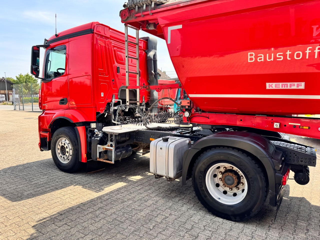 Mercedes-Benz 1846 Actros LS Kipphydraulik Alcoa TÜV NEU - Tahač: obrázek 3 Mercedes-Benz 1846 Actros LS Kipphydraulik Alcoa TÜV NEU - Tahač: obrázek 3