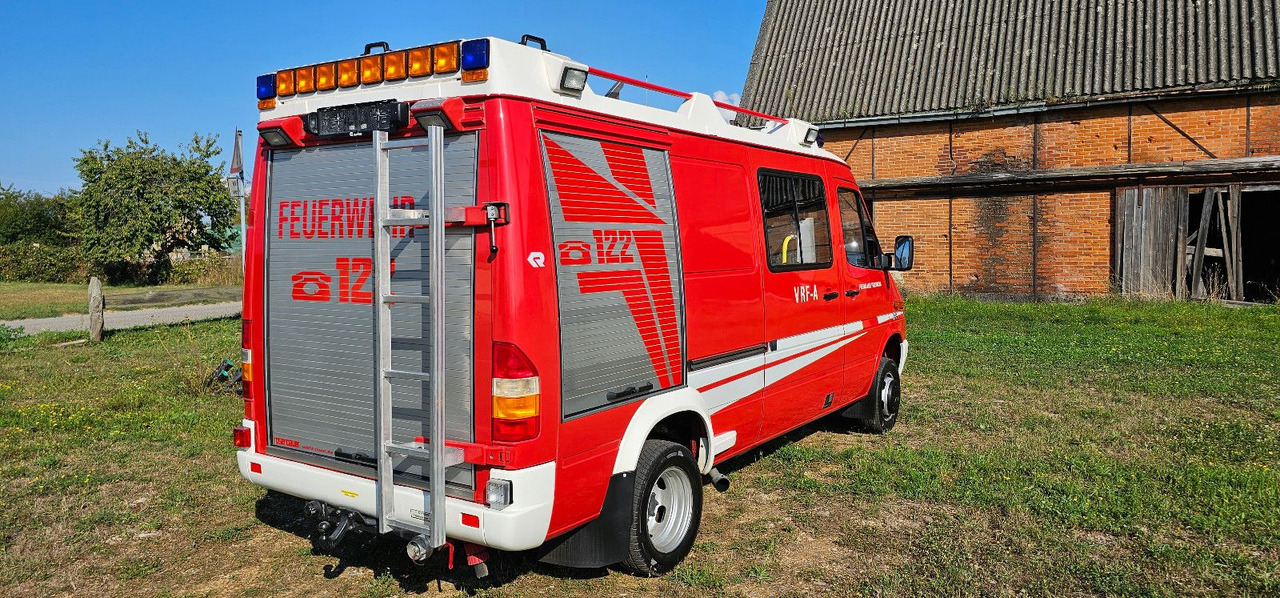 Mercedes-Benz Allrad Sprinter 416 Feuerwehr 4x4 VAN - Dodávka: obrázek 5 Mercedes-Benz Allrad Sprinter 416 Feuerwehr 4x4 VAN - Dodávka: obrázek 5