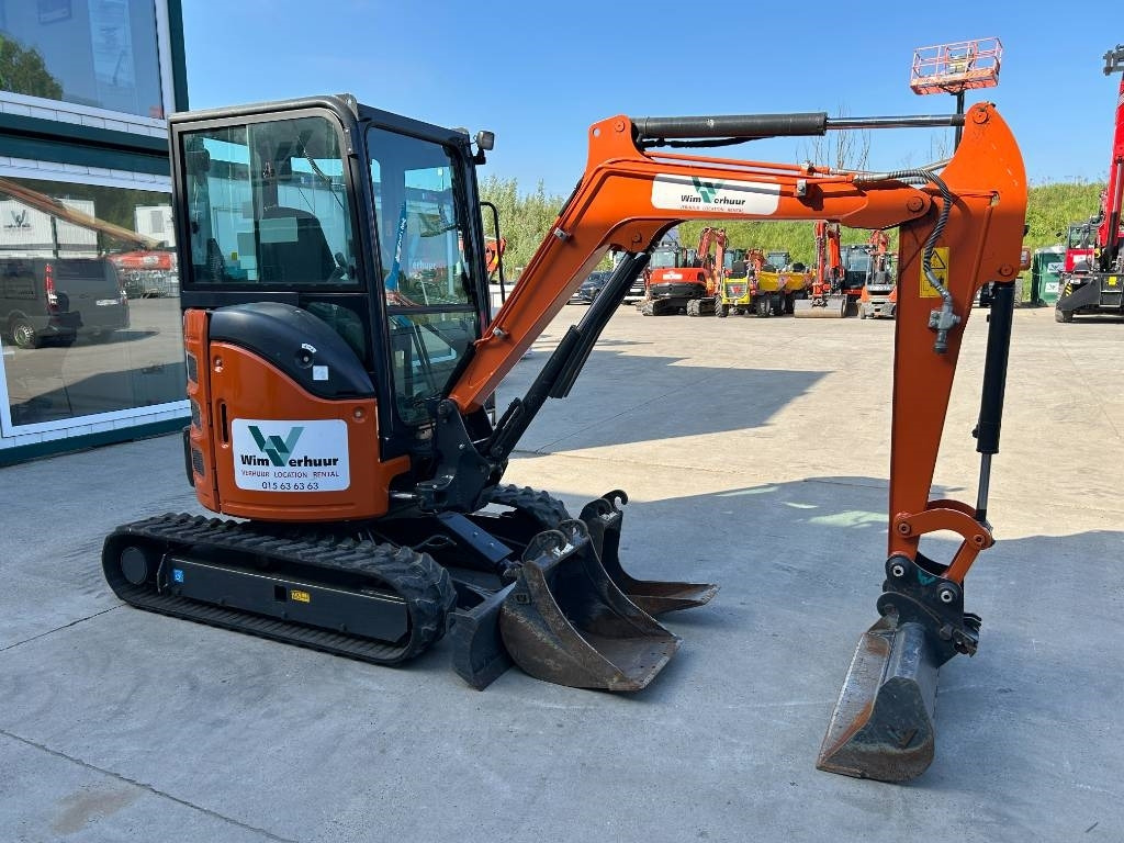 Hitachi ZX 26 U-6 - Mini rýpadlo: obrázek 5 Hitachi ZX 26 U-6 - Mini rýpadlo: obrázek 5