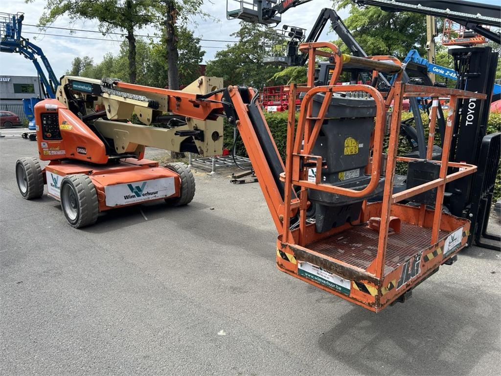 JLG E450AJ (2005) - Kloubová plošina: obrázek 1 JLG E450AJ (2005) - Kloubová plošina: obrázek 1