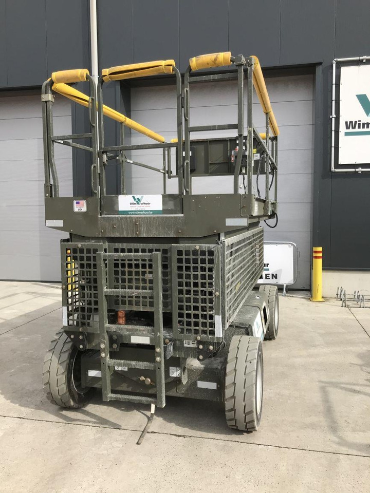 JLG M3369 (4331) - Nůžková plošina: obrázek 2 JLG M3369 (4331) - Nůžková plošina: obrázek 2