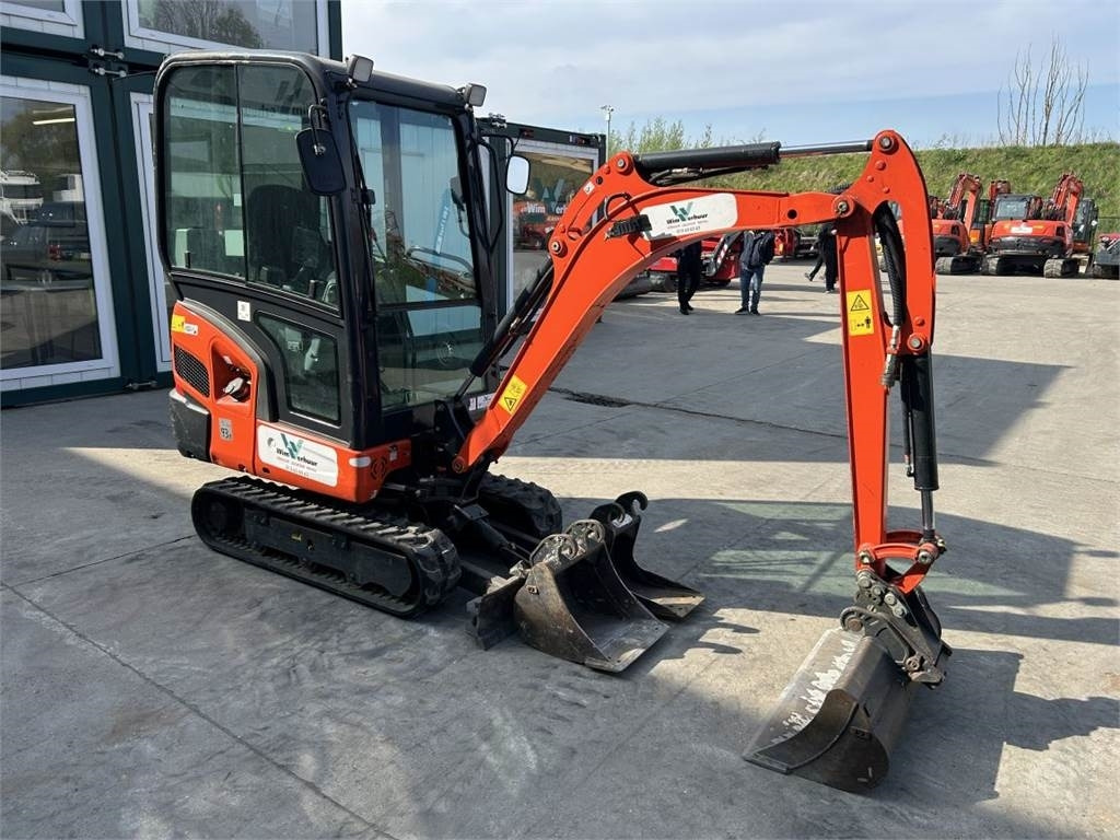 Kubota KX019-4 (8684) - Mini rýpadlo: obrázek 2 Kubota KX019-4 (8684) - Mini rýpadlo: obrázek 2