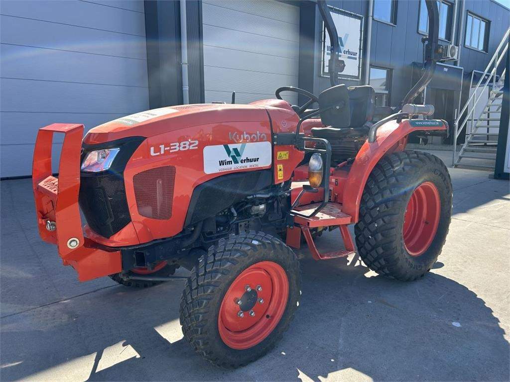 Kubota L1-382 (5283) - Komunální traktor: obrázek 2 Kubota L1-382 (5283) - Komunální traktor: obrázek 2