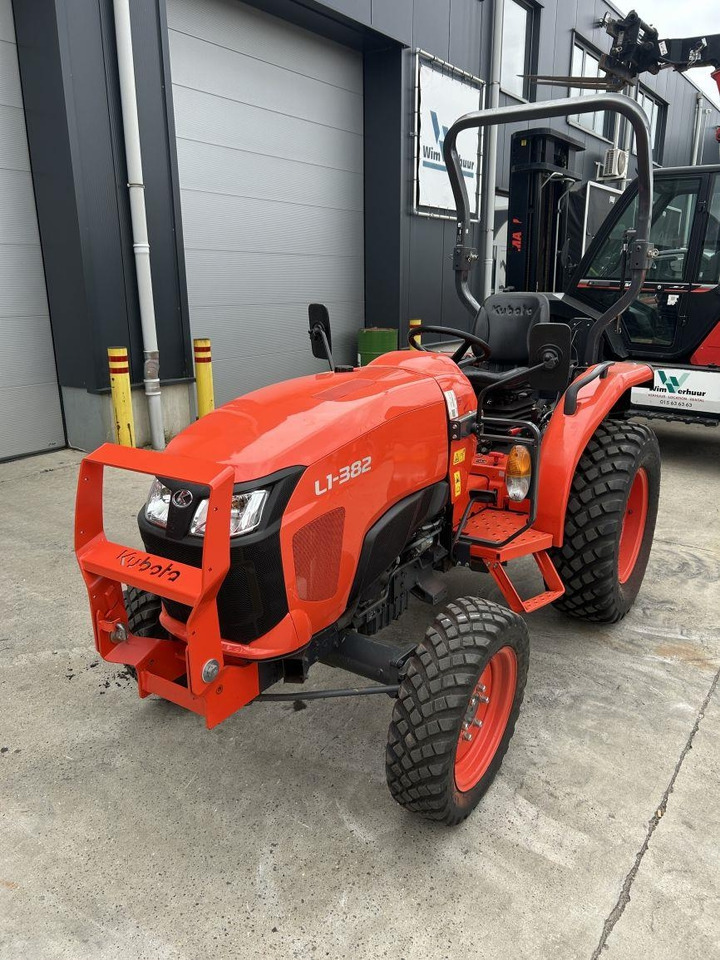 Kubota L1-382 (7325) - Komunální traktor: obrázek 5 Kubota L1-382 (7325) - Komunální traktor: obrázek 5