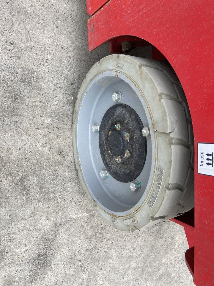 Nůžková plošina Magni ES1008AC (6445): obrázek 10 Nůžková plošina Magni ES1008AC (6445): obrázek 10