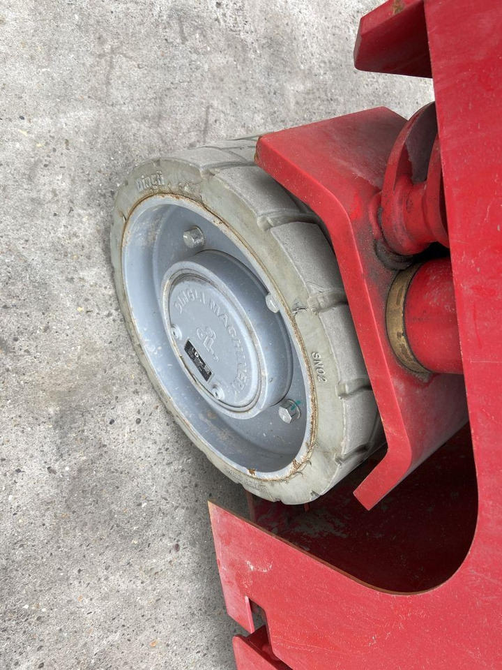 Nůžková plošina Magni ES1008AC (6445): obrázek 9 Nůžková plošina Magni ES1008AC (6445): obrázek 9