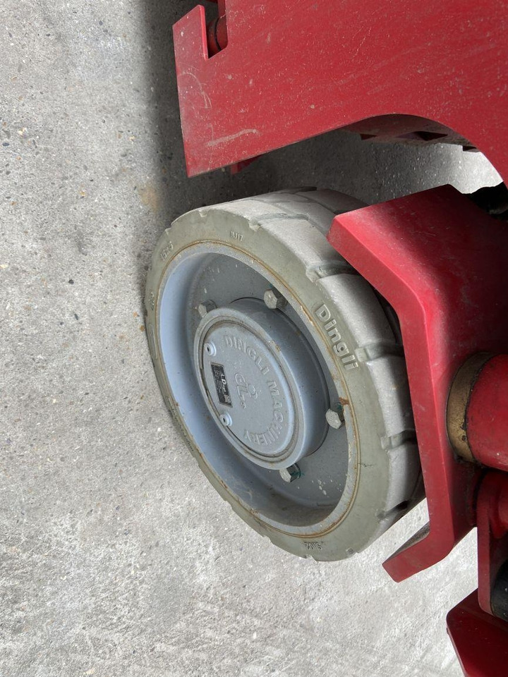 Nůžková plošina Magni ES1008AC (6445): obrázek 12 Nůžková plošina Magni ES1008AC (6445): obrázek 12