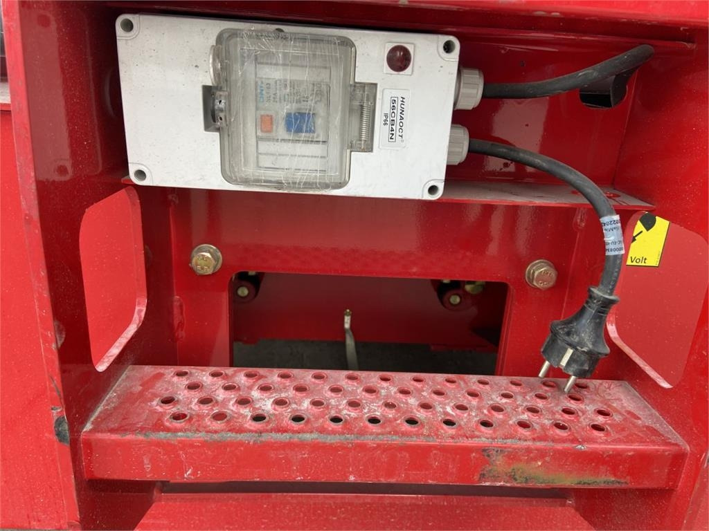 Magni ES1612ACP (7896) - Nůžková plošina: obrázek 4 Magni ES1612ACP (7896) - Nůžková plošina: obrázek 4