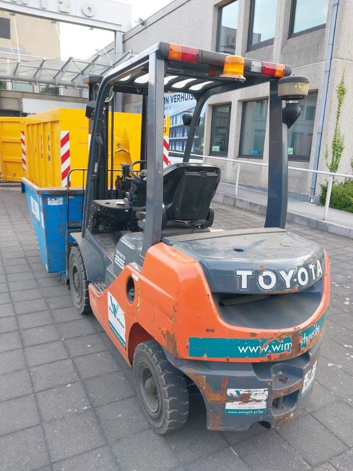 Toyota 8 FDF 25 - Dieselový vysokozdvižný vozík: obrázek 1 Toyota 8 FDF 25 - Dieselový vysokozdvižný vozík: obrázek 1