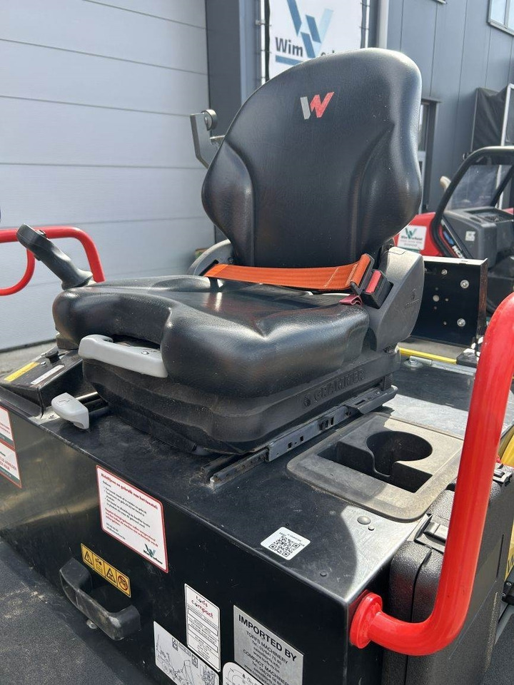 Mini-sklápěčka Wacker Neuson DW30 (9584): obrázek 12