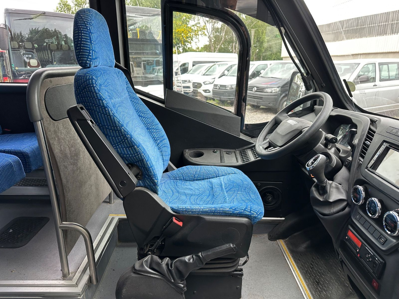 Iveco AN21 Atomic(MotorNeu*7.2t*Hecknied)Rapido Rosero - Minibus, Mikrobus: obrázek 4 Iveco AN21 Atomic(MotorNeu*7.2t*Hecknied)Rapido Rosero - Minibus, Mikrobus: obrázek 4