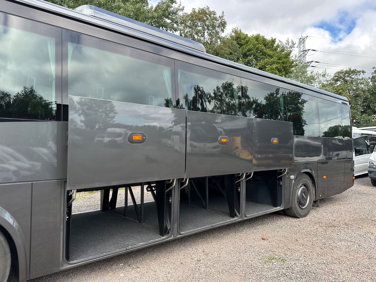 Iveco EVADYS H (55 Sitze*Schalt*176 tKm) - Minibus, Mikrobus: obrázek 4 Iveco EVADYS H (55 Sitze*Schalt*176 tKm) - Minibus, Mikrobus: obrázek 4