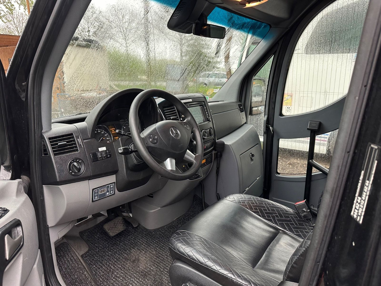 Mercedes-Benz Sprinter 519 CDi (Euro 6*VIP*Reise*wenig Km) - Minibus, Mikrobus: obrázek 4 Mercedes-Benz Sprinter 519 CDi (Euro 6*VIP*Reise*wenig Km) - Minibus, Mikrobus: obrázek 4