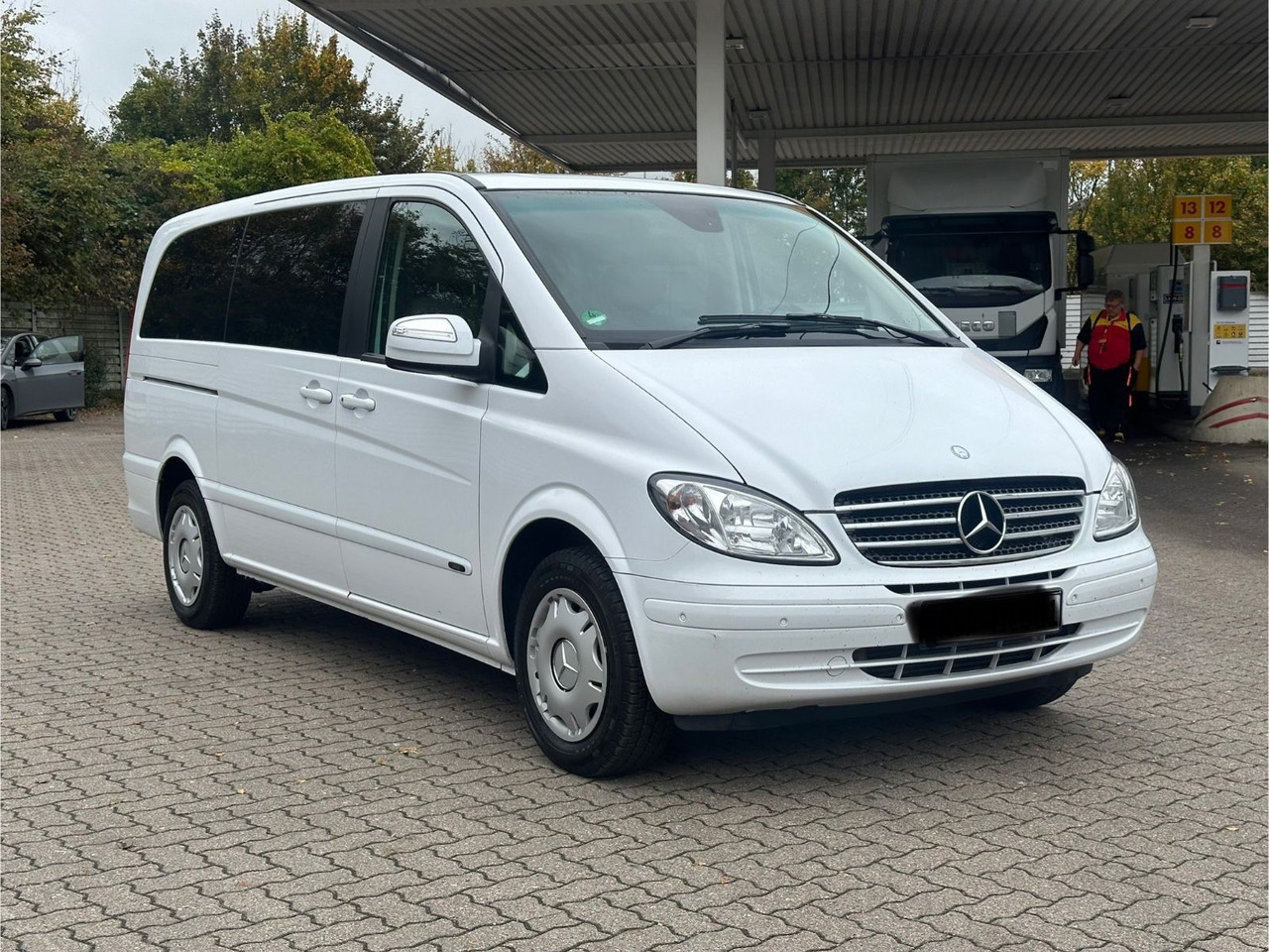 Mercedes-Benz Viano 2.2 CDI AMBIENTE extralang (Autom*133 tKm) - Mikrobus: obrázek 1 Mercedes-Benz Viano 2.2 CDI AMBIENTE extralang (Autom*133 tKm) - Mikrobus: obrázek 1