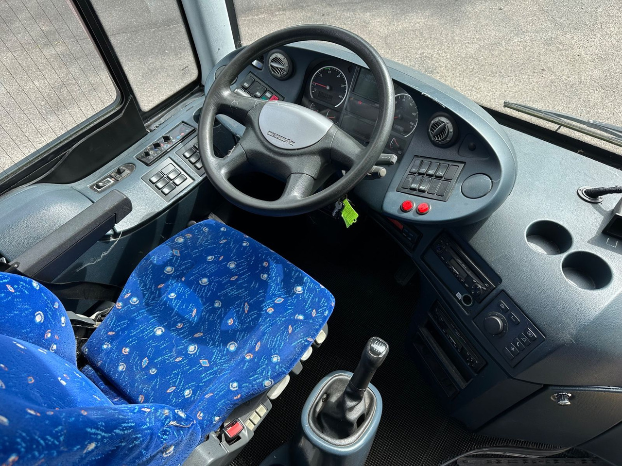 Neoplan P25 Trendliner 3516ÜC Klimaanlage*WC*57 Sitze Neoplan P25 Trendliner 3516ÜC Klimaanlage*WC*57 Sitze - Turistický autobus: obrázek 5 Neoplan P25 Trendliner 3516ÜC Klimaanlage*WC*57 Sitze Neoplan P25 Trendliner 3516ÜC Klimaanlage*WC*57 Sitze - Turistický autobus: obrázek 5